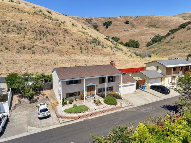 423 Riviera Drive, Union City CA: https://media.crmls.org/mediaz/d7c5a500-5dc4-4fdd-8a55-7cdf385f2b37.jpg