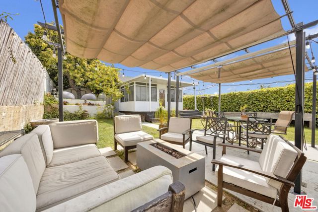 3456 Beethoven Street, Los Angeles CA: https://media.crmls.org/mediaz/d7c643ea-2f13-4fc5-99f2-880891b36186.jpg