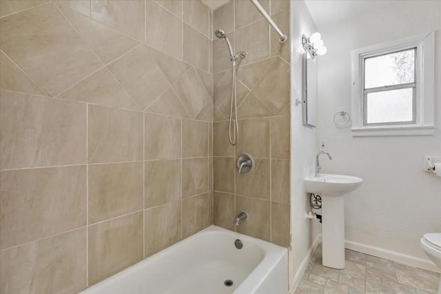 Image 18 of 34 For 2343 Erickson Street