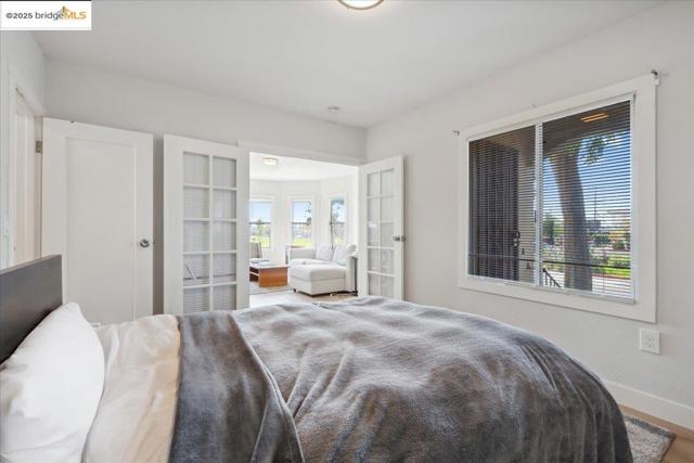 2717 Mabel St, Berkeley CA: https://media.crmls.org/mediaz/d7c693f4-3b7a-4d04-96b6-f750338cc4c9.jpg