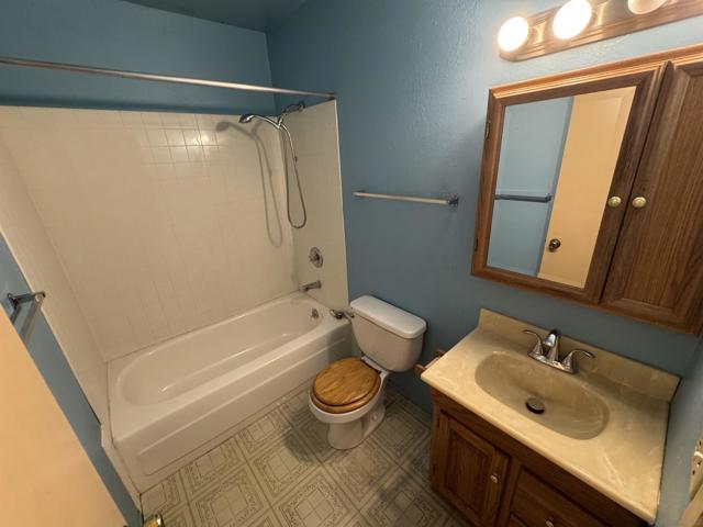 10490 Stanfield Cir, San Diego CA: https://media.crmls.org/mediaz/d7c7171f-2101-4206-bba0-fc78b6db23a0.jpg