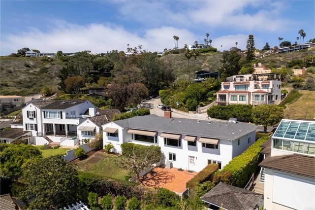 6018 Folsom Drive, La Jolla CA: https://media.crmls.org/mediaz/d7c71a57-ec4b-44ec-9a50-27e69ef20c12.jpg