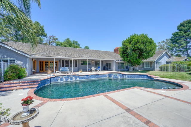11616 E Las Posas Road, Camarillo CA: https://media.crmls.org/mediaz/d7c72111-4a3f-48e7-9a7c-0e09f43f3ca8.jpg