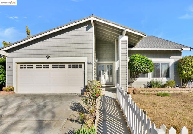 34607 Wells Ave, Fremont CA: https://media.crmls.org/mediaz/d7c88949-4b41-4e9f-a74e-b7b82a8bb825.jpg