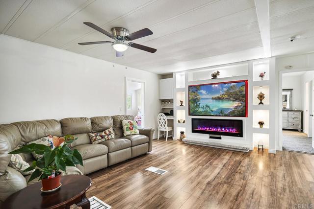 Detail Gallery Image 7 of 63 For 2400 W Valley Pkwy #36,  Escondido,  CA 92029 - 4 Beds | 2 Baths