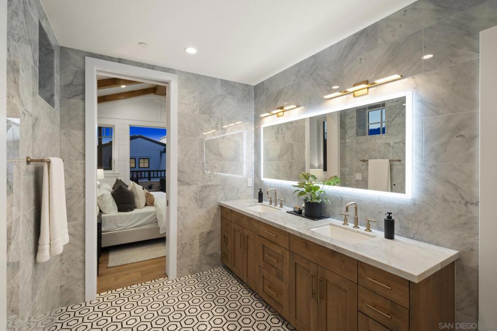 MLS #250042691SD image #30