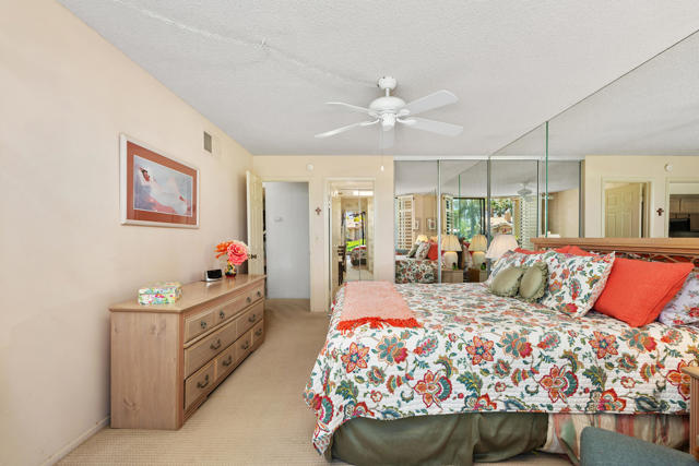 265 Calle Del Verano, Palm Desert CA: https://media.crmls.org/mediaz/d7c8e950-85db-4e49-a6c5-8817fb012964.jpg