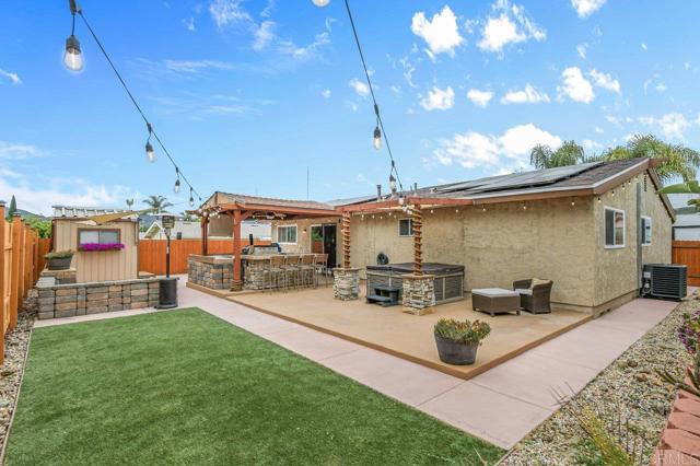 Detail Gallery Image 6 of 41 For 8409 Carlton Oaks Dr, Santee,  CA 92071 - 4 Beds | 2 Baths