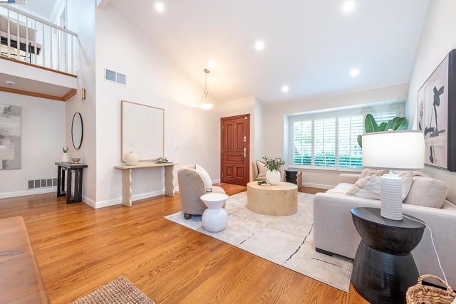 32760 Orick St, Union City CA: https://media.crmls.org/mediaz/d7ca8b15-8cd0-45ea-a356-62327c560539.jpg