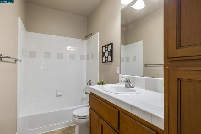 1121 Haven Street, Martinez CA: https://media.crmls.org/mediaz/d7cadb5c-6c1b-4061-b909-452983efa43b.jpg