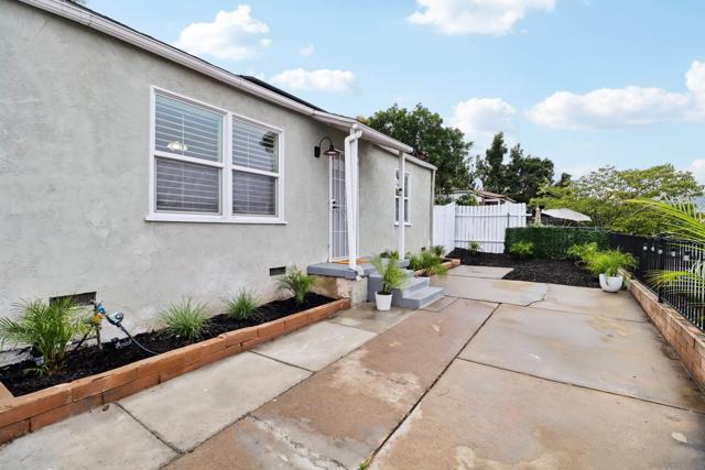 7282 University Ave, La Mesa CA: https://media.crmls.org/mediaz/d7cb440c-a670-473a-bdbf-c1fafaa808b4.jpg