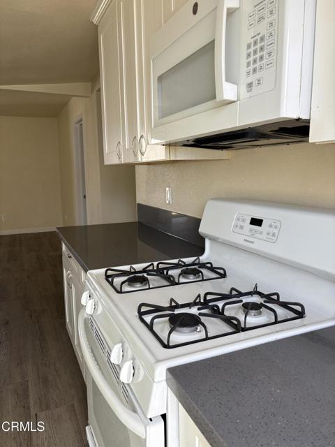 2759 Beene Road, Ventura CA: https://media.crmls.org/mediaz/d7cbafd9-8d80-4884-93f9-55a6c3719e84.jpg