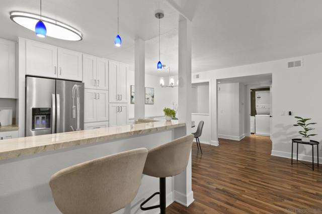 10325 Caminito Cuervo, San Diego CA: https://media.crmls.org/mediaz/d7cc2f95-705a-4529-9fad-fd3ce62a23bf.jpg