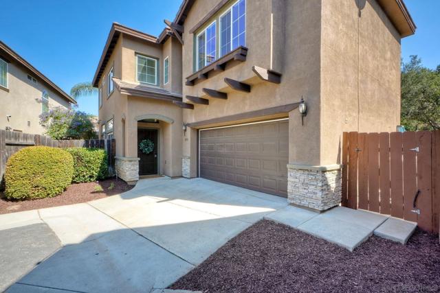 29711 Williams Valley Ct, Escondido CA: https://media.crmls.org/mediaz/d7cc4857-a0de-4867-b63f-44a5b641f85a.jpg