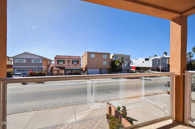 Detail Gallery Image 15 of 59 For 2408 Ocean Dr, Oxnard,  CA 93035 - 3 Beds | 3/1 Baths