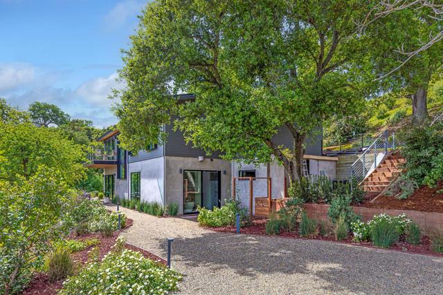 26896 Alejandro Drive, Los Altos Hills CA: https://media.crmls.org/mediaz/d7ce2151-5fb5-4dad-b5f0-840e588e38f7.jpg