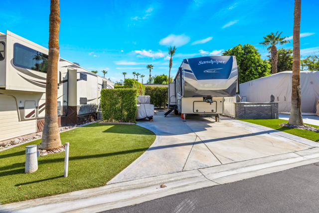 69411 R Ramon Rd #98, Cathedral City CA: https://media.crmls.org/mediaz/d7ce76f3-f240-4b99-ac75-3bca02af500a.jpg