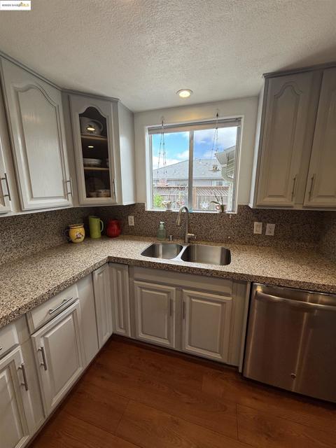2821 Ponderosa Drive, Concord CA: https://media.crmls.org/mediaz/d7cebc9f-6071-42b7-bd05-45efeea1a5e8.jpg