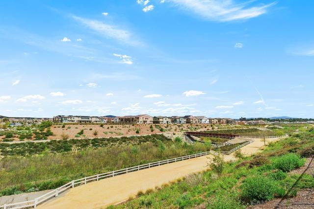 32082 Sedge Way, Temecula CA: https://media.crmls.org/mediaz/d7cf187f-0beb-416a-bb45-362c30ba08bd.jpg