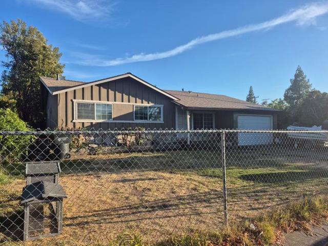 1560 Ferran Avenue, Sacramento CA: https://media.crmls.org/mediaz/d7cf243b-f5bb-4be0-ad1d-2b1d91d6dc2b.jpg