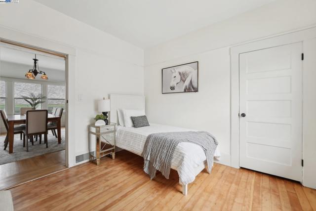 2155 42nd ave, Oakland CA: https://media.crmls.org/mediaz/d7d001ee-1c41-4954-848a-dbabc721703c.jpg