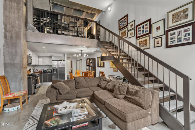 35 N Raymond Avenue, Pasadena CA: https://media.crmls.org/mediaz/d7d01253-5c4b-46f2-a626-8b5be1aa1c0e.jpg