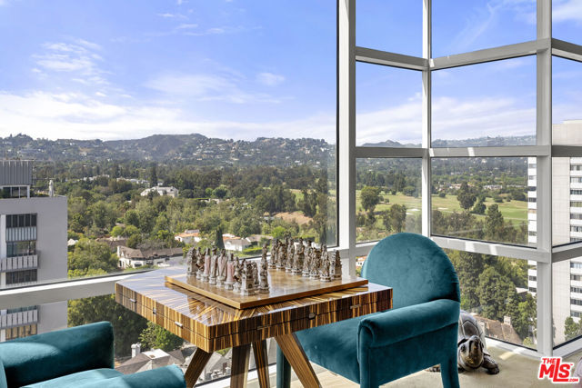 10380 Wilshire Boulevard, Los Angeles CA: https://media.crmls.org/mediaz/d7d0b07c-1259-4c1c-b546-0cd9a2224c43.jpg