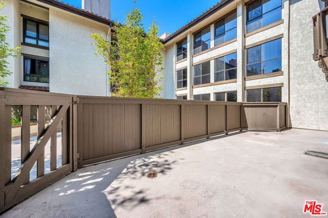8600 Tuscany Avenue, Playa del Rey CA: https://media.crmls.org/mediaz/d7d28a05-35ed-44f1-80bf-f1330bd13848.jpg