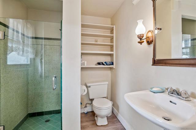 Image 4 of 42 For 4811 Alder Dr