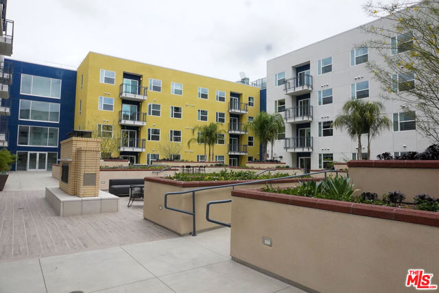 10568 Promenade Gateway, El Monte CA: https://media.crmls.org/mediaz/d7d352e5-a166-49cb-8b14-92652f08c29d.jpg
