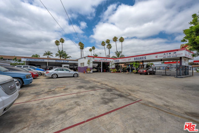 15111 Clark Avenue, Bellflower CA: https://media.crmls.org/mediaz/d7d3c86f-96ca-4ffd-8525-aba645ec6ece.jpg