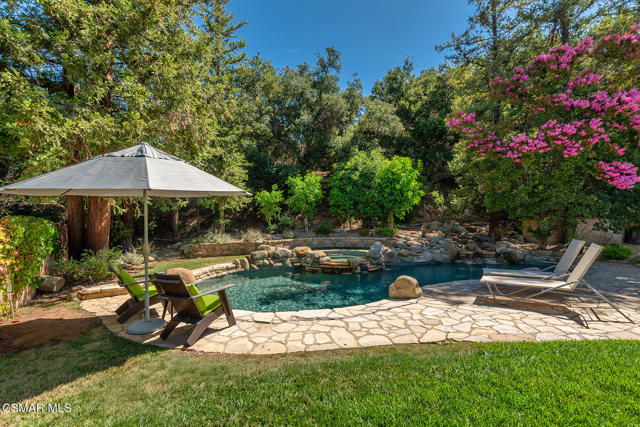 4953 Kilburn Court, Oak Park CA: https://media.crmls.org/mediaz/d7d404ca-bf58-4e52-83db-3be9f2f464c7.jpg