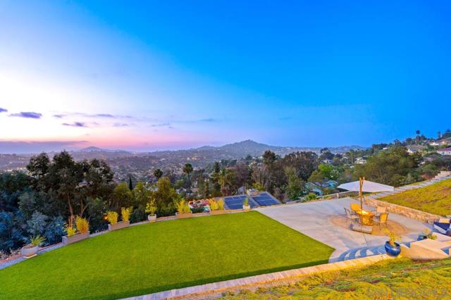 9420 Crest Drive, Spring Valley CA: https://media.crmls.org/mediaz/d7d40cfa-9726-4e3d-a43a-e29c050105f4.jpg