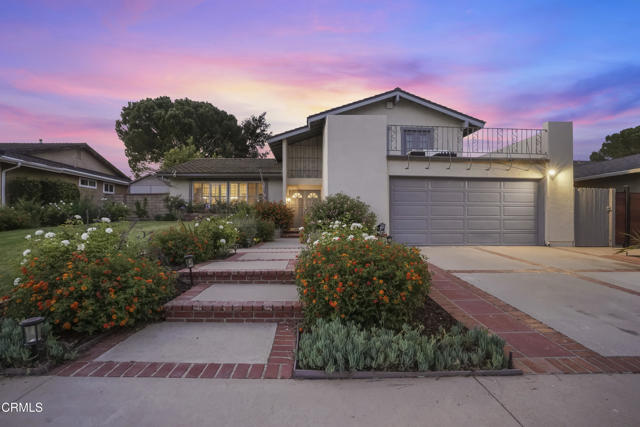 18845 Braemore Road, Porter Ranch CA: https://media.crmls.org/mediaz/d7d4437d-cba7-4a8b-8b26-ba43e9553b8a.jpg
