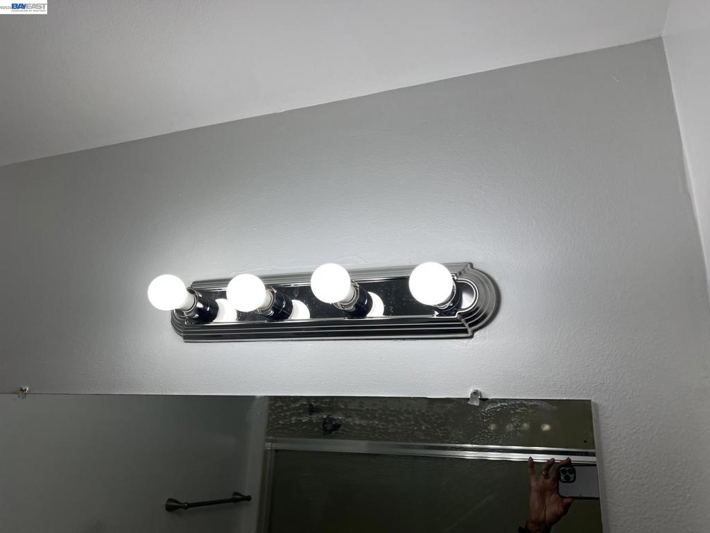 https://media.crmls.org/mediaz/d7d4937c-1493-43c4-aa81-40c20d22ae7e.jpg?preset=X-Large