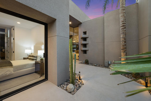 160 Kiva Drive, Palm Desert CA: https://media.crmls.org/mediaz/d7d4c728-9819-4418-9c3a-a396b759e69e.jpg