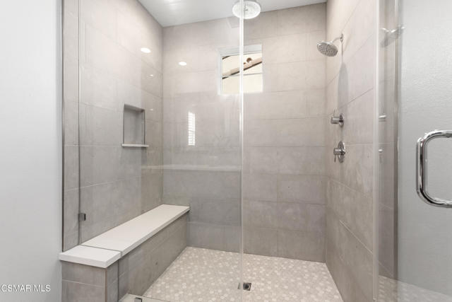2492 Rondell Road, Camarillo CA: https://media.crmls.org/mediaz/d7d5292b-42e3-4fe8-9bf3-0c5bf017a830.jpg