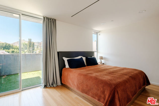 1220 N Orange Grove Avenue, West Hollywood CA: https://media.crmls.org/mediaz/d7d5db7b-d48c-47fb-8882-8b0679ea37a0.jpg