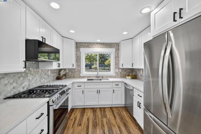 191 Cortsen Rd, Pleasant Hill CA: https://media.crmls.org/mediaz/d7d5dc18-9a48-4dd9-b938-a32b0b18fa92.jpg