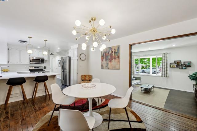 7606 Desertwood Ln, Pleasanton CA: https://media.crmls.org/mediaz/d7d68831-2147-488e-934d-c924c6696a37.jpg