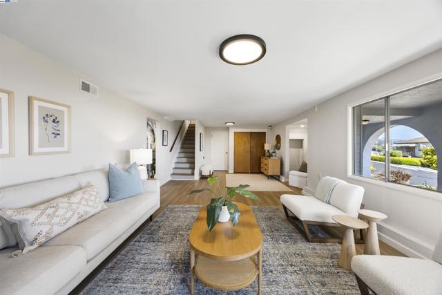1748 Wesley Ave, El Cerrito CA: https://media.crmls.org/mediaz/d7d6cf7f-02ef-4aa2-a221-6344631abfc2.jpg