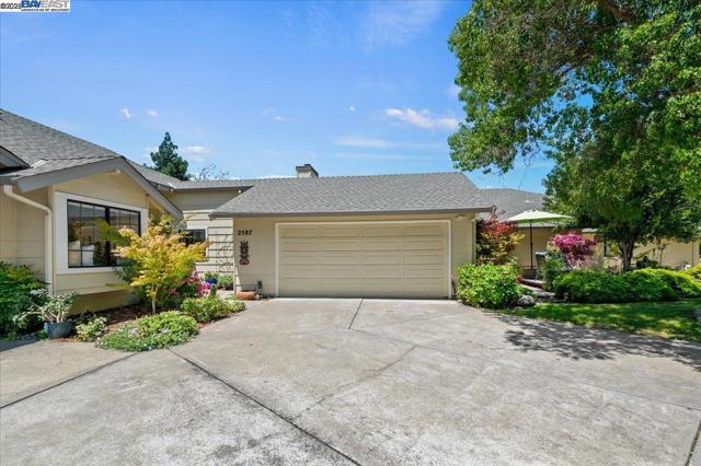 2587 Chablis Way, Livermore CA: https://media.crmls.org/mediaz/d7d7058e-170c-4f15-a62e-68e4f8f86ac7.jpg