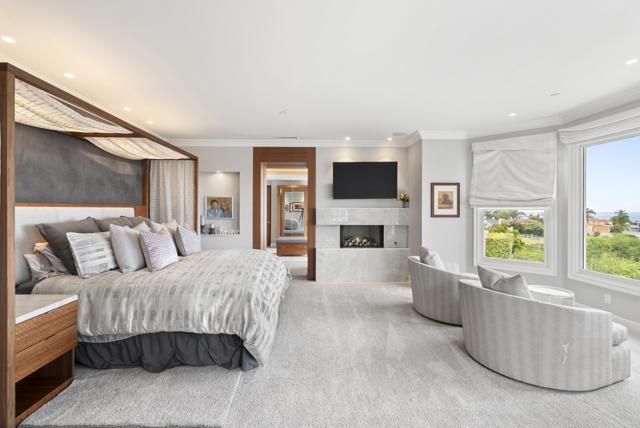210 Gibson Pt, Solana Beach CA: https://media.crmls.org/mediaz/d7d7c307-205e-46c8-aab8-ef822421f9bf.jpg