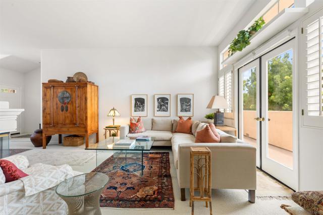 5609 Avenida De Parque, Rancho Santa Fe CA: https://media.crmls.org/mediaz/d7d7c358-7b5c-464b-b013-4cc29af69da5.jpg
