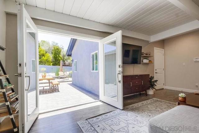 7832 Cinnabar Dr, La Mesa CA: https://media.crmls.org/mediaz/d7d810ee-0fc4-4f09-9363-2f7e4fc03f73.jpg