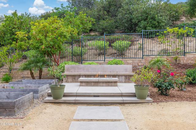 6923 Ridgemark Court, Moorpark CA: https://media.crmls.org/mediaz/d7d89ae9-9865-4e64-b34b-0f946274386e.jpg