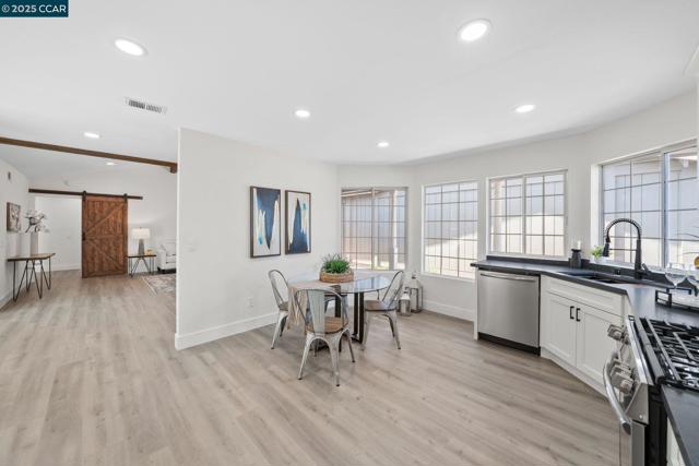 117 Brighton Rd, Alameda CA: https://media.crmls.org/mediaz/d7d9213d-a69d-43c5-9fae-32b081c468a5.jpg