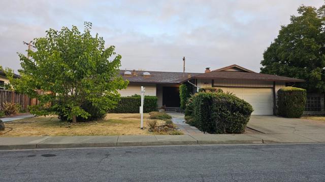 41056 Pajaro Drive, Fremont CA: https://media.crmls.org/mediaz/d7d9a5e0-aa90-4cce-b60a-924fa9da8eb0.jpg