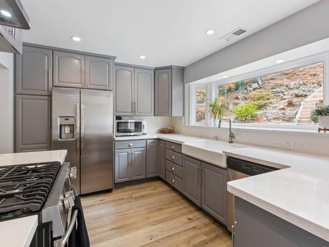 1415 LInda Mar Boulevard, Pacifica CA: https://media.crmls.org/mediaz/d7d9b845-5091-4400-9770-7f165a9caaae.jpg
