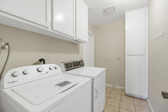 314 Sierra Madre S, Palm Desert CA: https://media.crmls.org/mediaz/d7db9c6f-4385-4ebe-8bc4-ab4394bc08b5.jpg